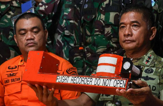 Düşen ATR 42 uçağının karakutuları bulundu