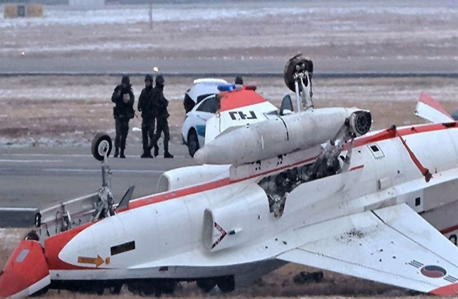 Güney Kore’de T-50 inişte kaza yaptı