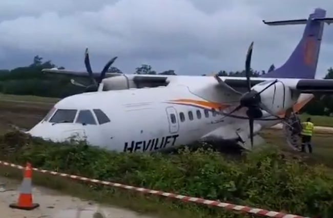 Papua Yeni Gine’de ATR 42-500 inişte pistten çıktı