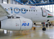 Rusya Superjet 100 yolcu uçağını tanıttı