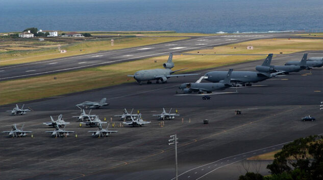 ABD Lajes Hava Üssü’ne çok sayıda uçak görüntülendi