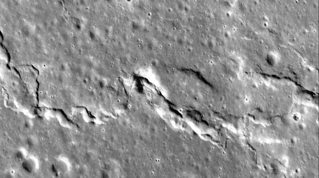 Ay’ın karanlık yüzünün bir sırrı daha ortaya çıktı