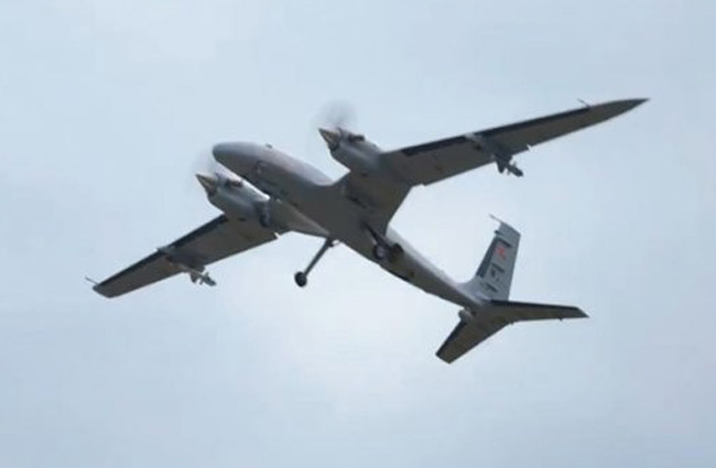 Bayraktar AKINCI TİHA’dan Eren ile hava-hava atışında tam isabet