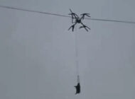 Çin’de domuz taşıyan drone elektrik tellerine takıldı