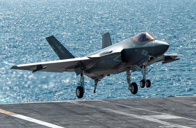 ABD Umman Denizi’nde İHA düşürdü