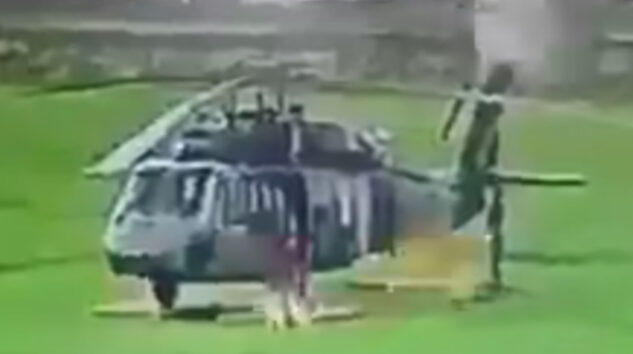 Kolombiya’da UH-60 helikopterini yıldırım isabet etti