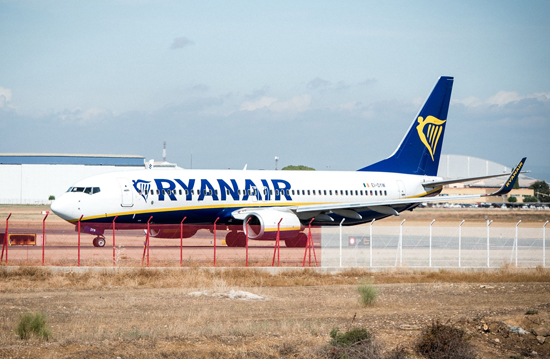 Ryanair Air uçağı Sevilla’da başka uçağa çarpmaktan kurtulmuş