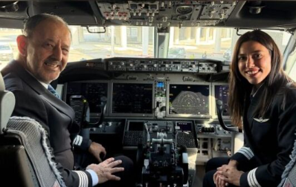 Sunexpress kaptanı Sarıhan kokpiti kızına devretti
