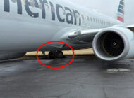 AA uçağı inişte toprağa saplandı