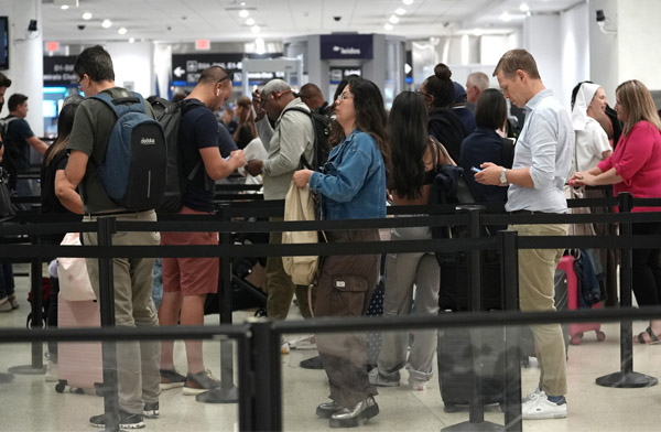 ABD’de bütçe krizi havalimanlarını vurdu