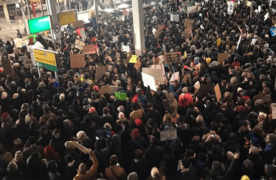 ABD havalimanlarında ciddi aksamalar yaşanıyor