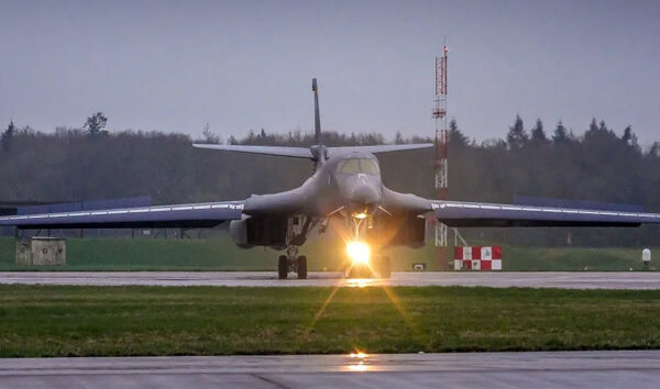 ABD İngiliz üslerini kullanmaya başladı