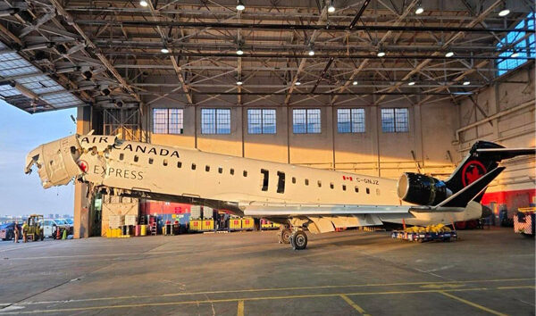 CRJ-900 hangara alındı