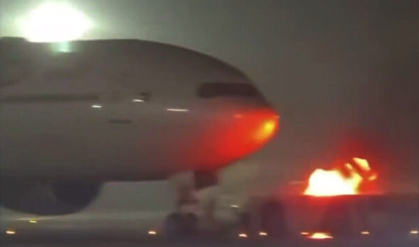 Delhi Indira Gandhi havalimanındaki yangın korkuttu