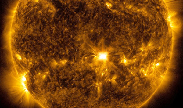 İlk güçlü güneş patlamasını kaydedildi