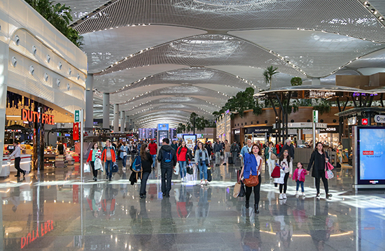 İstanbul Havalimanı zirveyi bırakmıyor