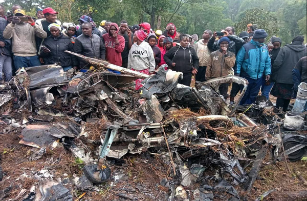 Kenya’da helikopter düştü; 6 kişi hayatını kaybetti