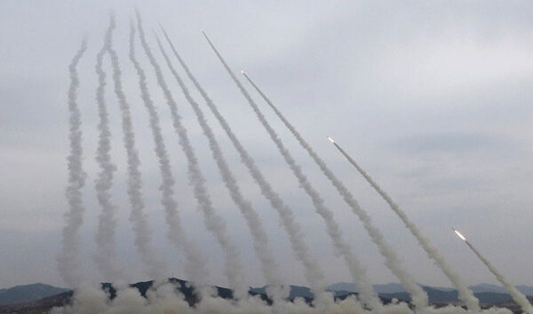 Kuzey Kore nükleer kapasiteli füzeleri test etti