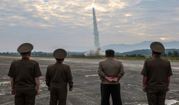 Kuzey Kore yeni balistik füze denedi