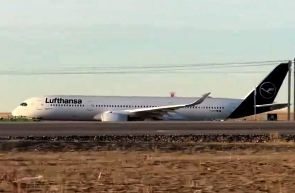 Lufthansa’ın A350-900 uçağı kalkışta uçuşu iptal etti