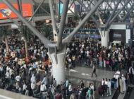 Maskat Havalimanı’nda yolculara saat uyarısı yapıldı