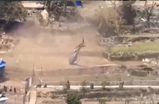 Nepal’de Eurocopter AS350FX II inişte kaz yaptı