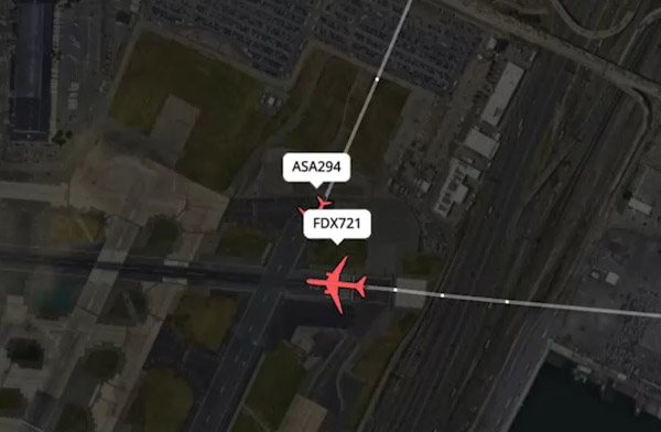 ABD Newark Havalimanı’nda iki uçak çarpışıyordu