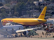 United uçağı  acil indi, yolcular slidelar ile tahliye edildi