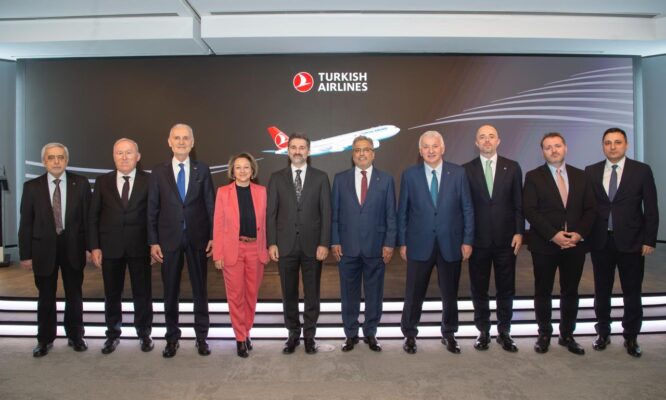 THY’de devir teslim yapıldı