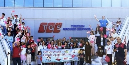 TGS 23 Nisan’da çocuklara unutamayacakları gökyüzü keyfi yaşattı