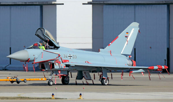 Almanya’nın yeni nesil Typhoon uçağı görüntülendi