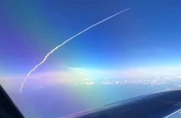 Artemis II roketi uçaktan görüntülendi