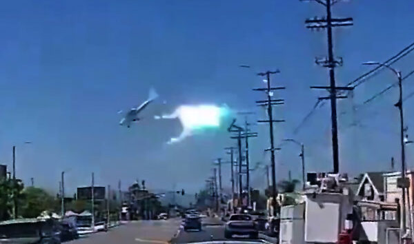 Kaliforniya’da Cessna 172 elektrik tellerine çarptı