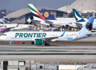 LAX Havalimanı’nda ani fren kazayı önledi