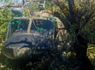 Yunanistan da Bell 205A zeytinliğe acil indi