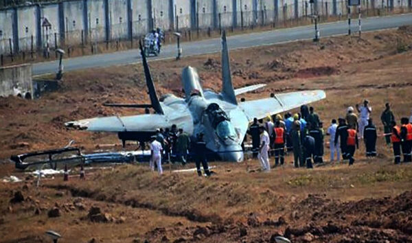 Hindistan’da Su-30MKI inişte kaza yaptı