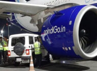 IndiGo uçağına hizmet aracı çarptı
