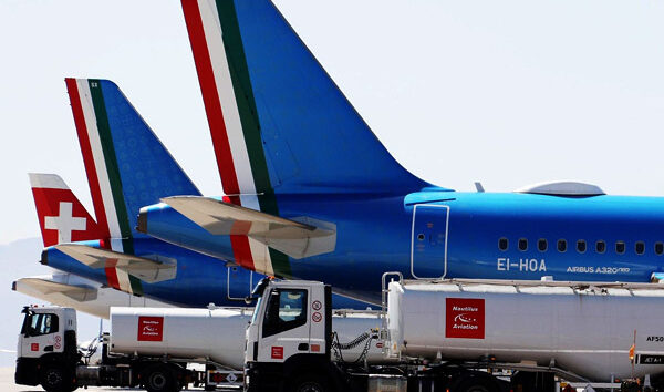 Avrupa havalimanlarında sınırlı yakıt tüketim uyarısı