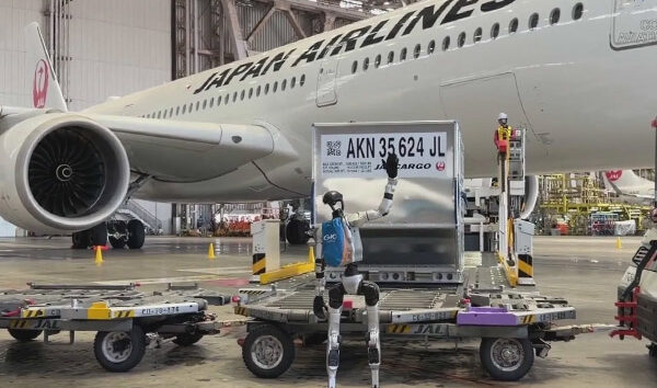 Japan Airlines kargoda robotları deniyor