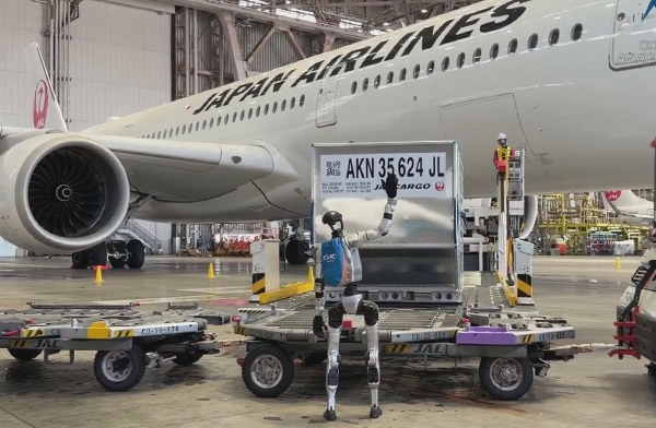 Japan Airlines kargoda robotları deniyor