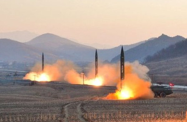 Kuzey Kore çok sayıda balistik füze denedi