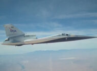 NASA’nın X-59 uçağı ilk kez iniş takımları kapalı uçtu