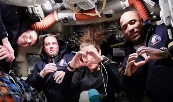 Orion uzay aracı Ay’a doğru yolculuğa başladı