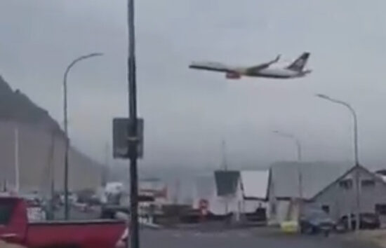 Alçaktan uçan pilota soruşturma başlatıldı