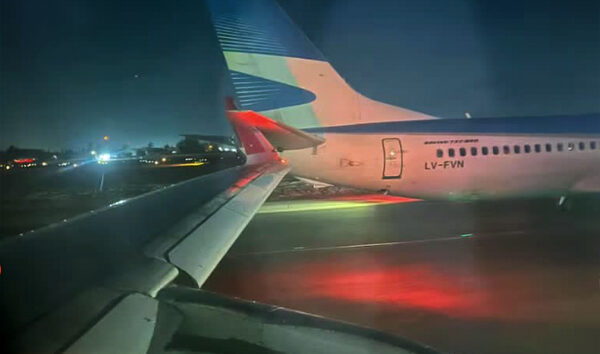 Santiago Havalimanı’nda A321 ile B737 uçağı çarpıştı