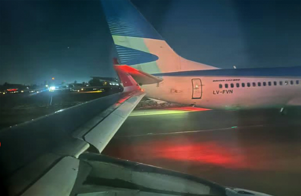 Santiago Havalimanı’nda A321 ile B737 uçağı çarpıştı