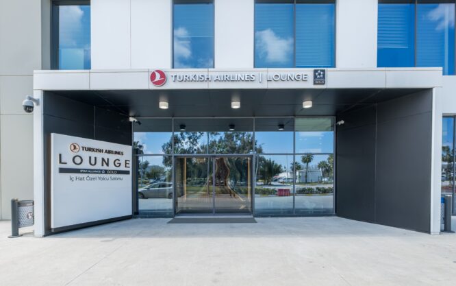 THY’nin Antalya yolcu salonu hizmete açıldı