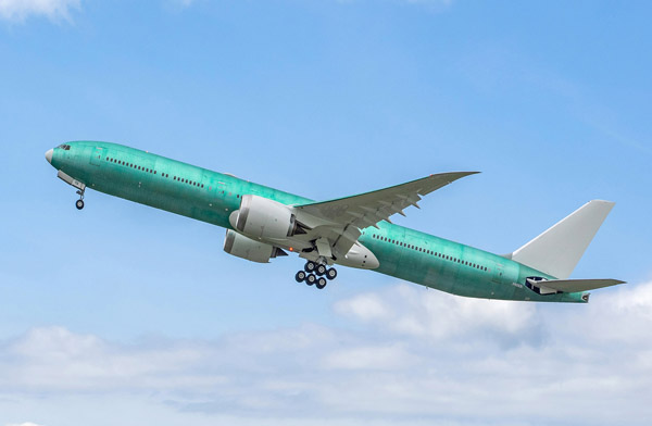 İlk Boeing 777-9 test uçuşunu başarıyla tamamladı