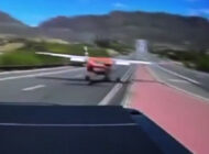 Cessna A150L Arizona’da otoyola indi