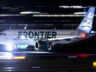 Frontier uçağı pistte bulunan bir kişiye çarptı
